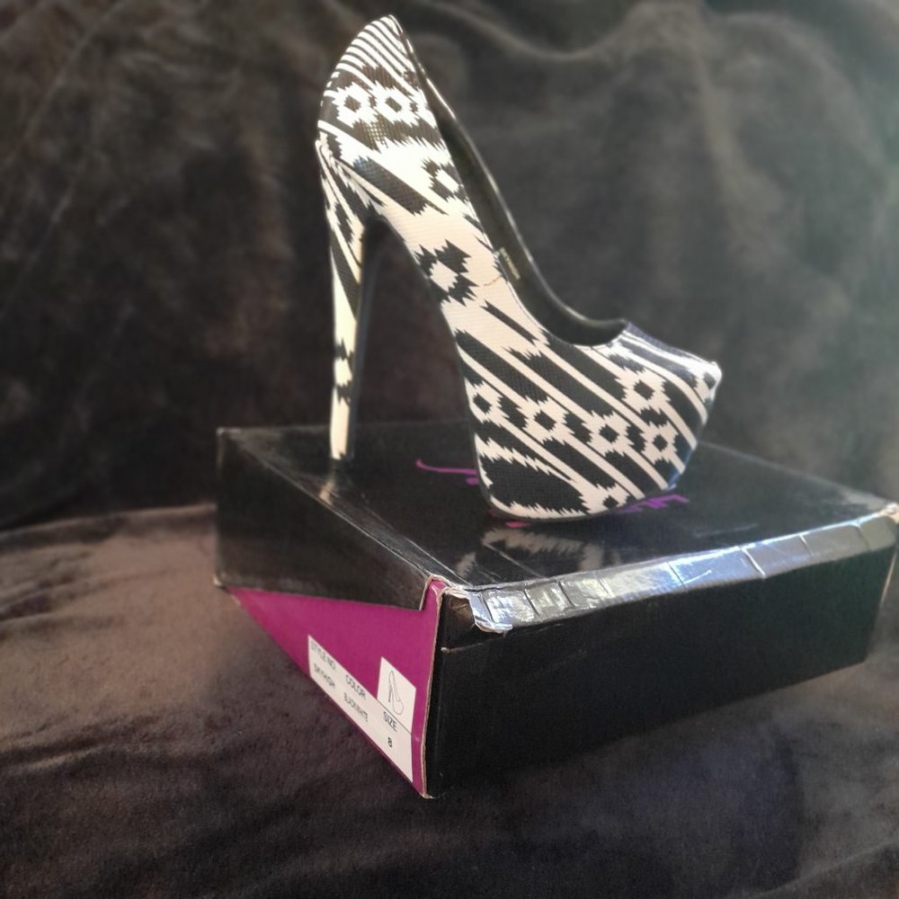 Zebra  stlye pumps